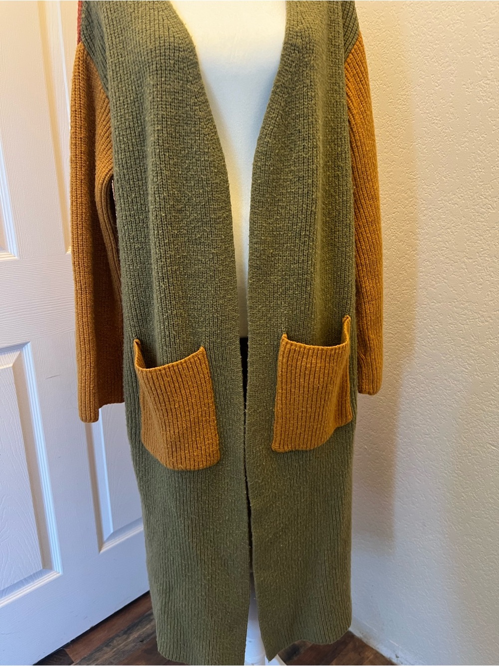 Long Open-Front Olive & Mustard Colorblock Cardigan - Picture 5 of 7